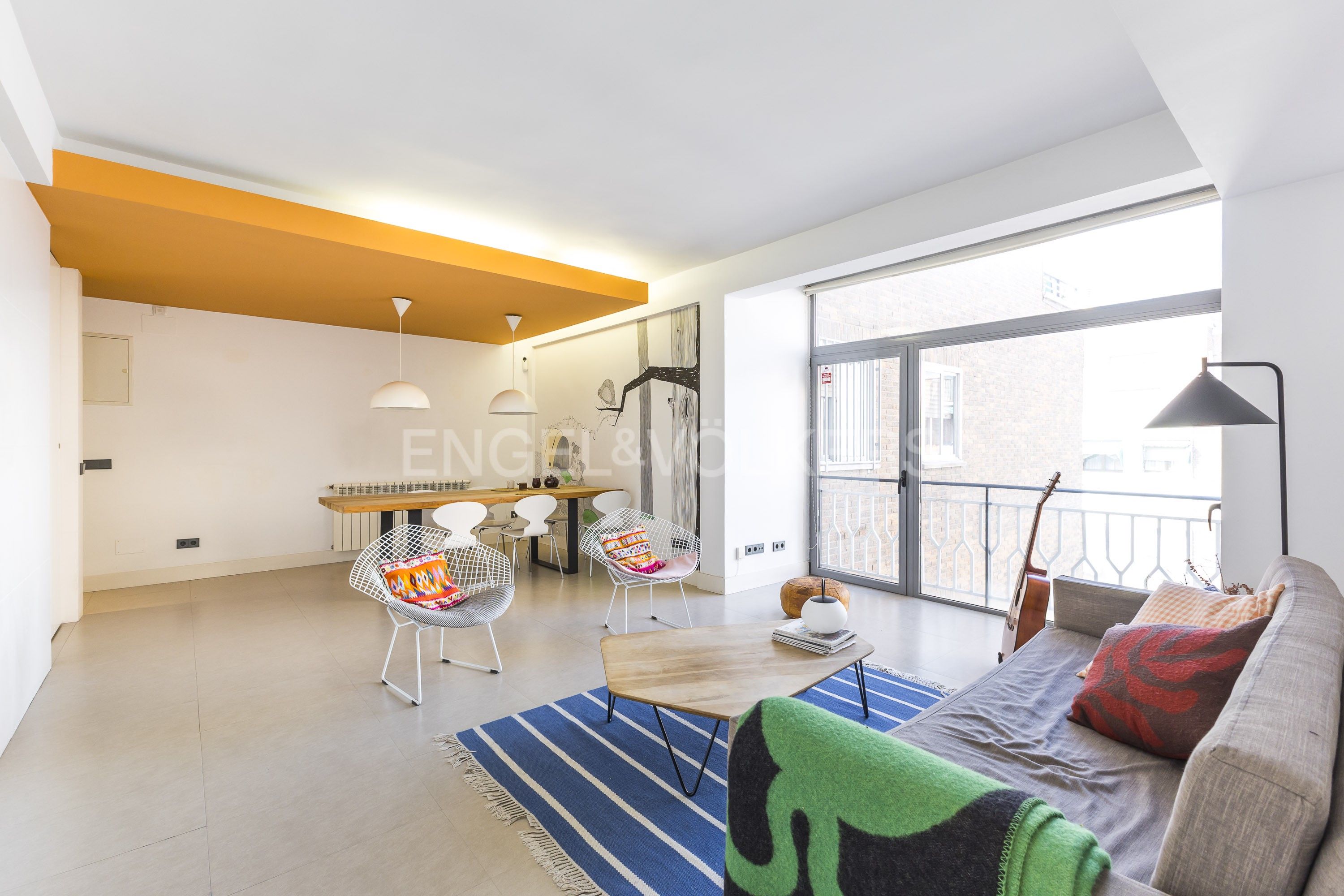 Living room of Apartment for sale in  Madrid Capital  with Air Conditioner and Heating