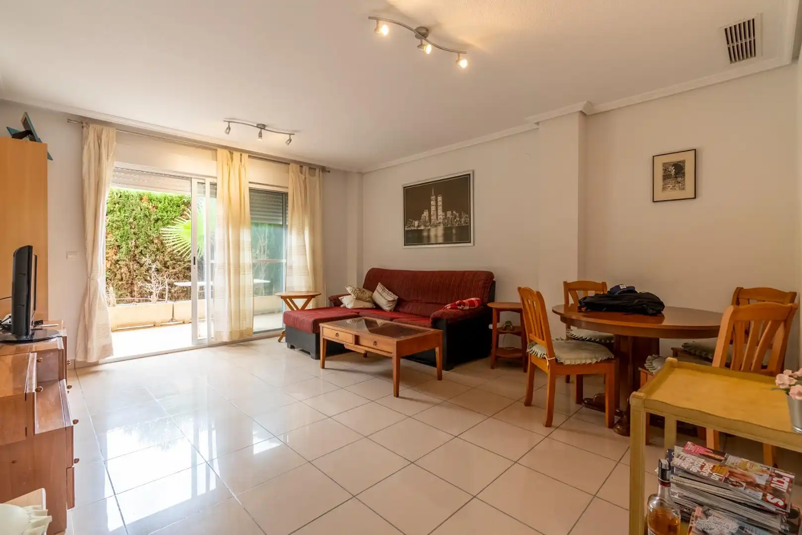 Sala de estar de Planta baja en venta en El Campello con Aire acondicionado, Calefacción y Jardín privado
