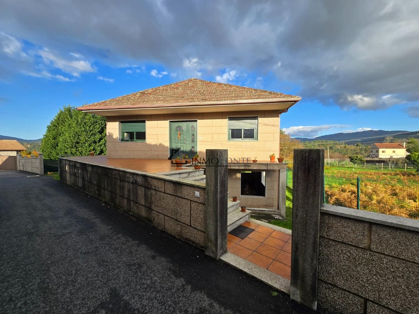 Exterior view of House or chalet for sale in Pontevedra Capital   with Private garden