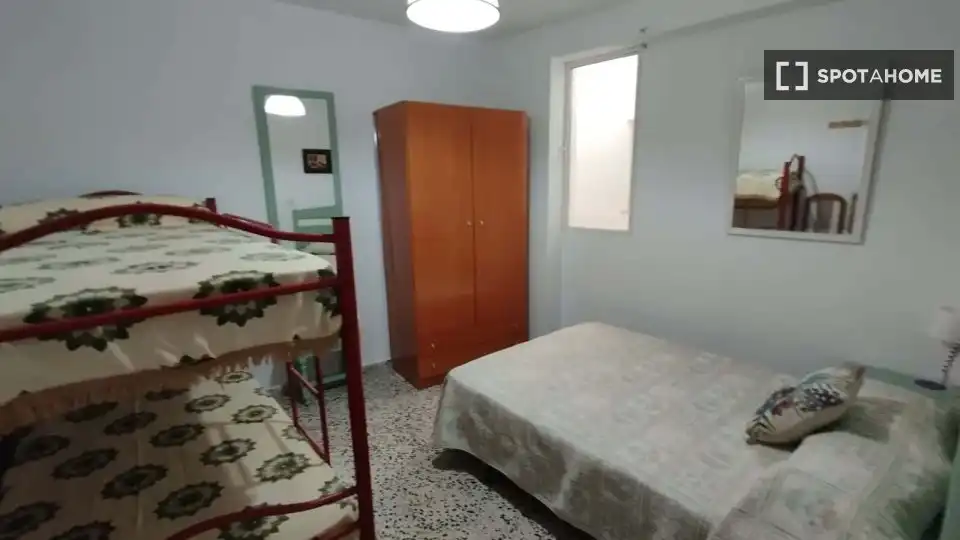 Habitación de Apartamento para compartir en Dúrcal con Aire acondicionado, Terraza y Amueblado
