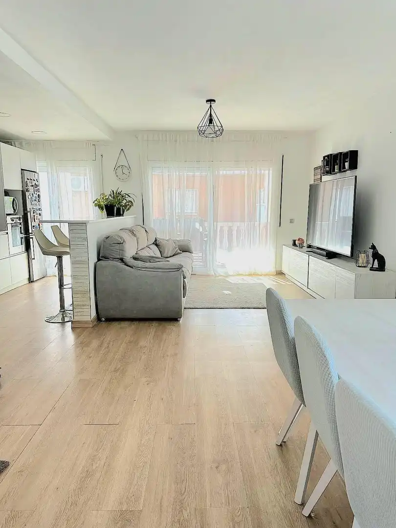 Sala d'estar de Casa o xalet en venda en Calafell amb Jardí privat, Terrassa i Piscina