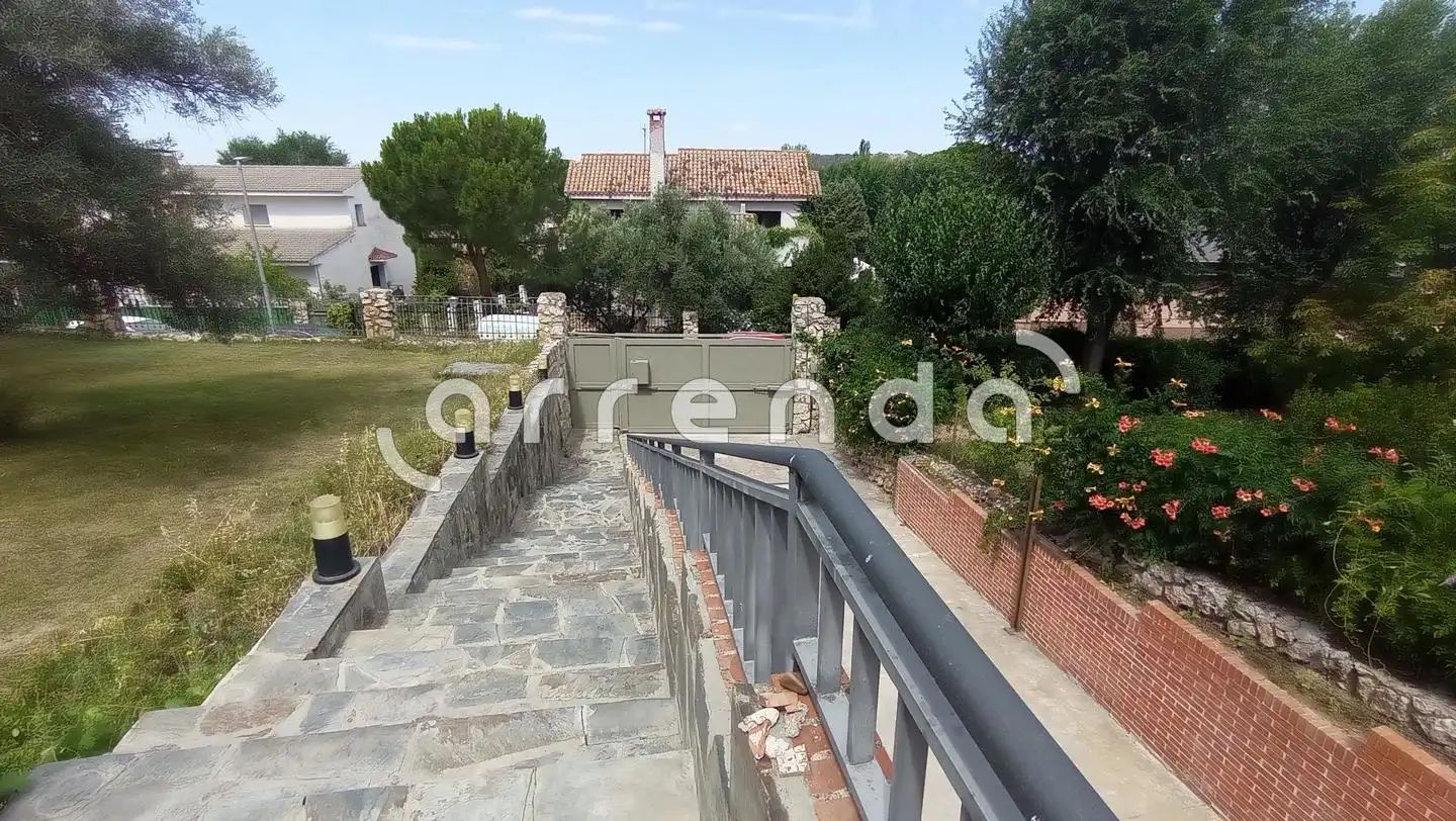 Casa o chalet en venta en Villalbilla con Calefacción, Jardín privado y Terraza