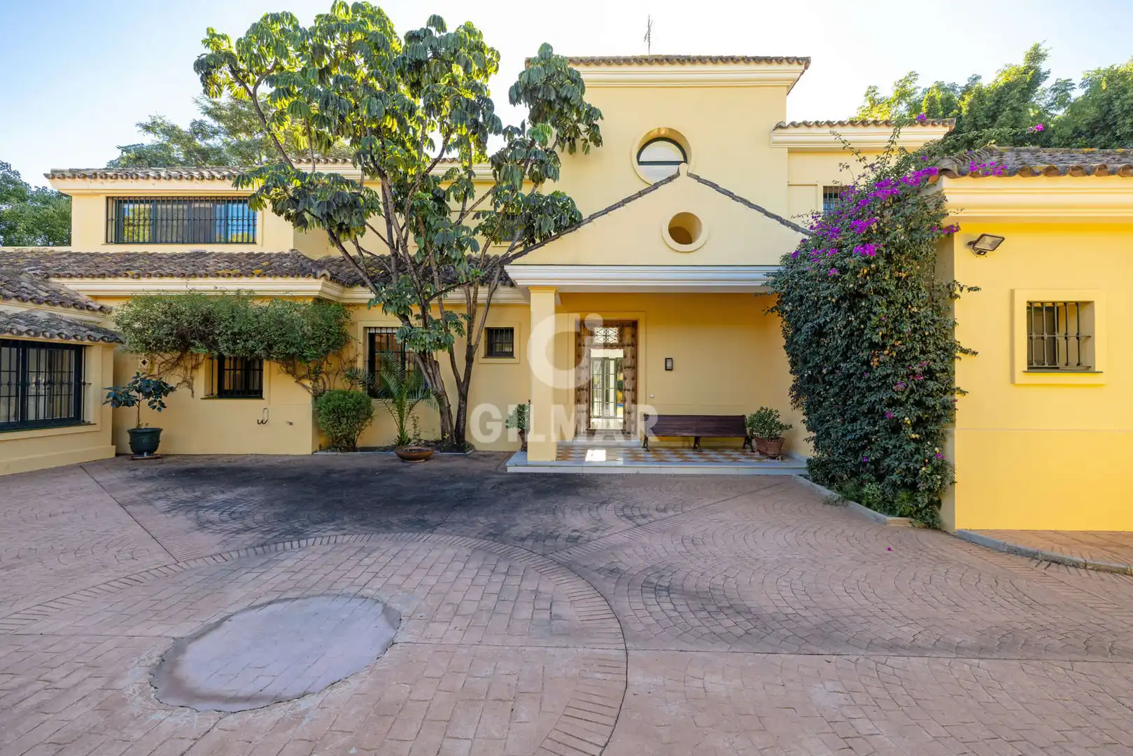 Vista exterior de Casa o chalet en venta en Estepona con Calefacción, Jardín privado y Piscina