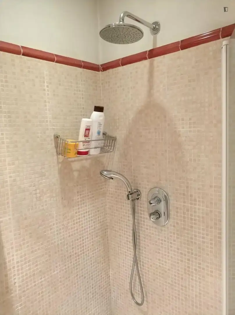 Baño de Apartamento de alquiler en Madrid con Aire acondicionado, Amueblado y Lavadora