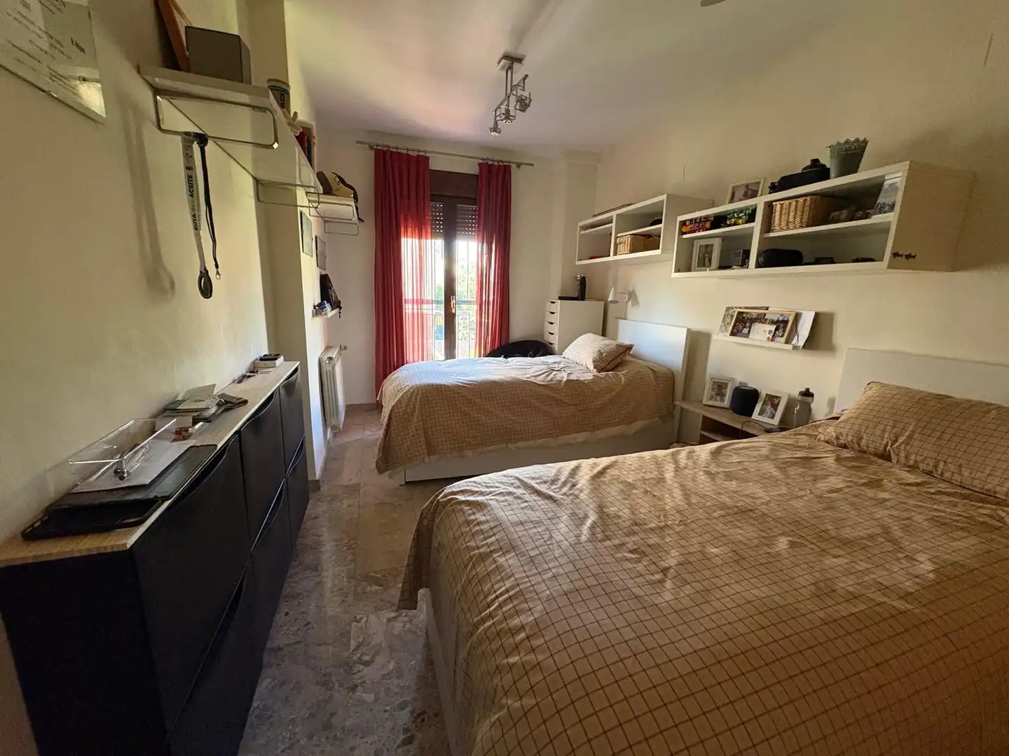 Dormitori de Casa adosada en venda en Córdoba amb Aire condicionat, Calefacció i Jardí privat