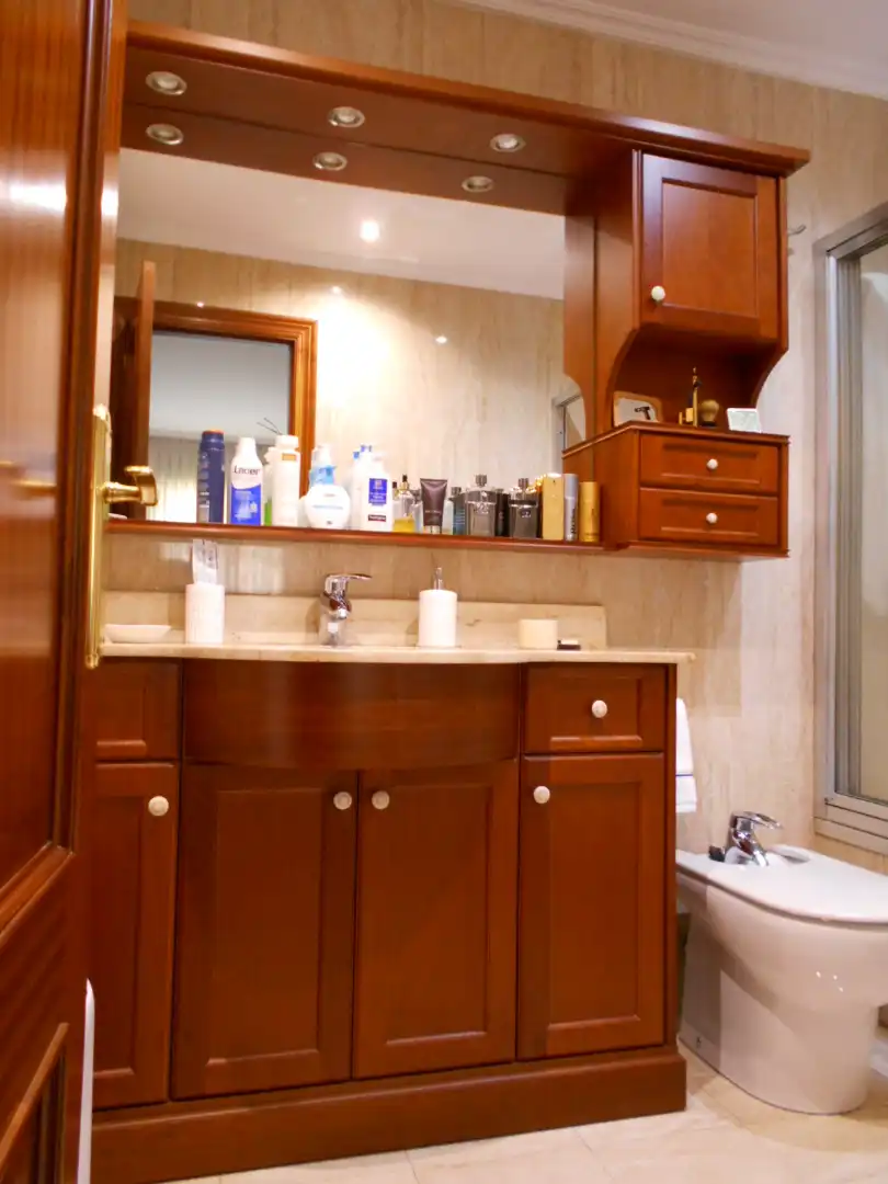 Baño de Piso en venta en Loiu con Calefacción, Trastero y Horno