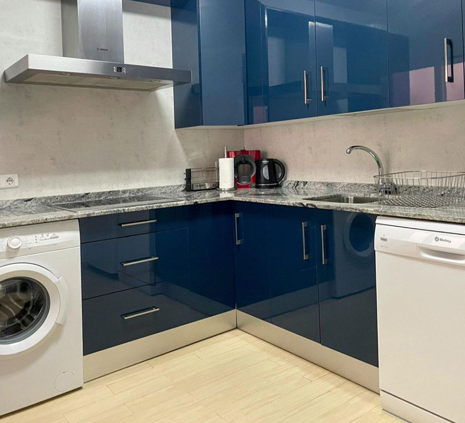 Cuina de Pis en venda en Estepona amb Terrassa, Moblat i Forn