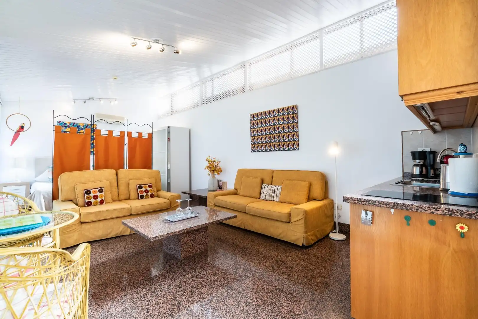 Sala d'estar de Casa o xalet en venda en Guía de Isora amb Aire condicionat, Jardí privat i Terrassa