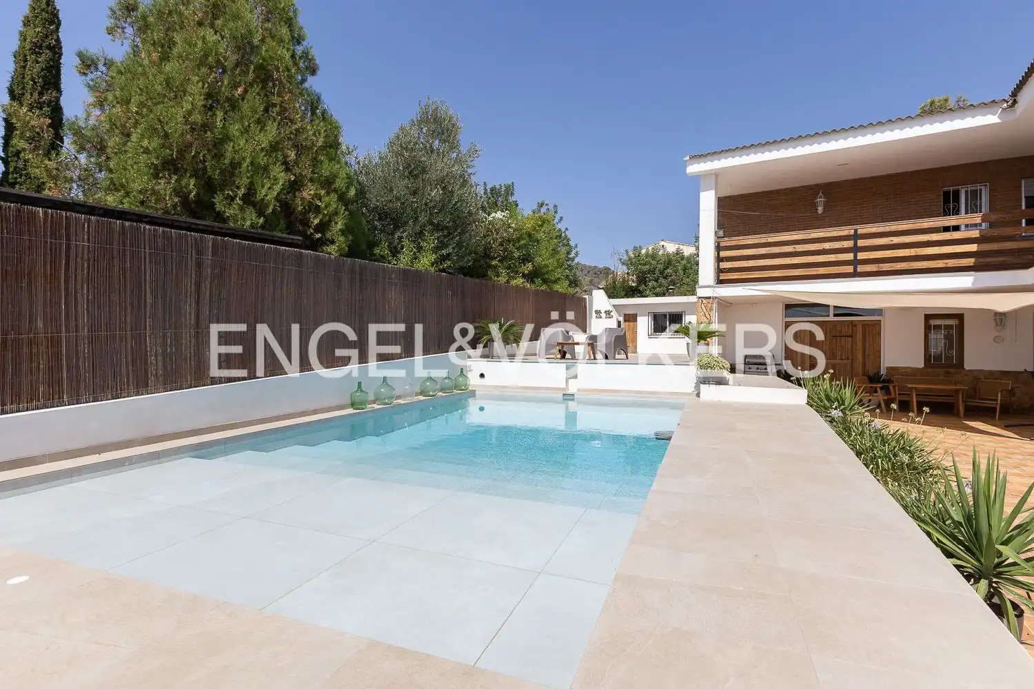 Schwimmbecken von Haus oder Chalet zur Miete in El Puig de Santa Maria mit Klimaanlage, Heizung und Privatgarten