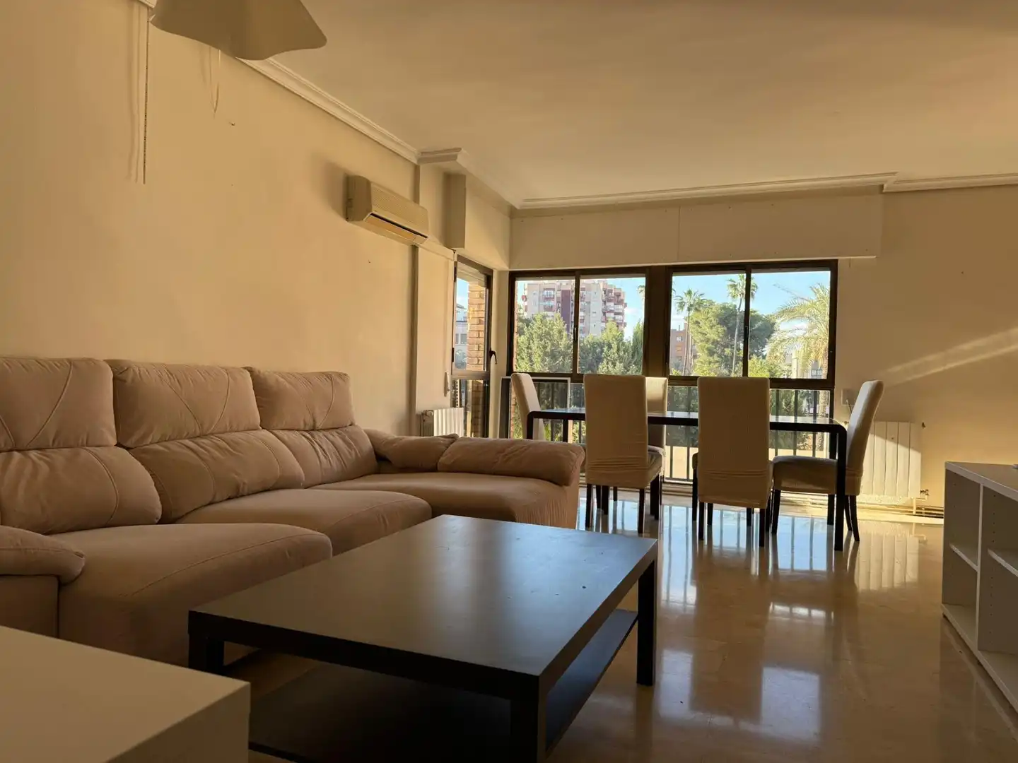 Sala d'estar de Pis de lloguer en Murcia amb Aire condicionat i Calefacció