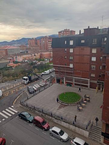Piso en Venta en Plaza Maestro Mateo Hernández en Azeta - Abatxolo