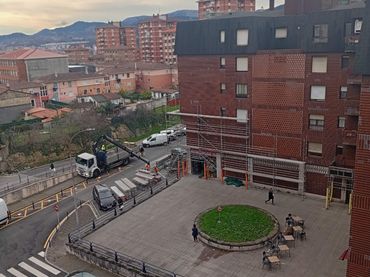 Pis amb balcó en venda a Plaza Maestro Mateo Hernández