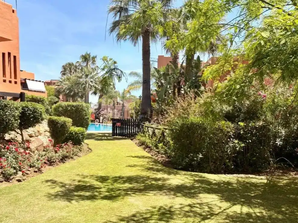 Jardín de Piso en venta en Estepona con Aire acondicionado, Piscina y Balcón