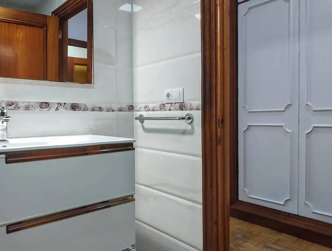 Badezimmer von Wohnung zur Miete in Las Palmas de Gran Canaria mit Terrasse und Abstellraum