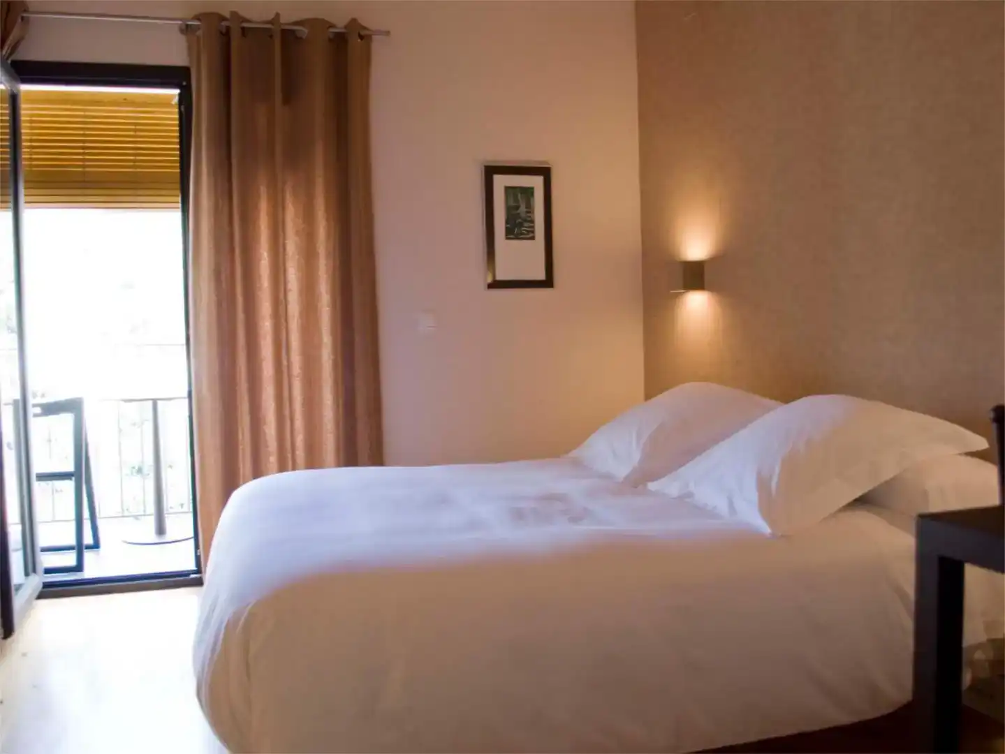Habitación de Casa adosada en venta en Chulilla con Aire acondicionado, Parquet y Trastero