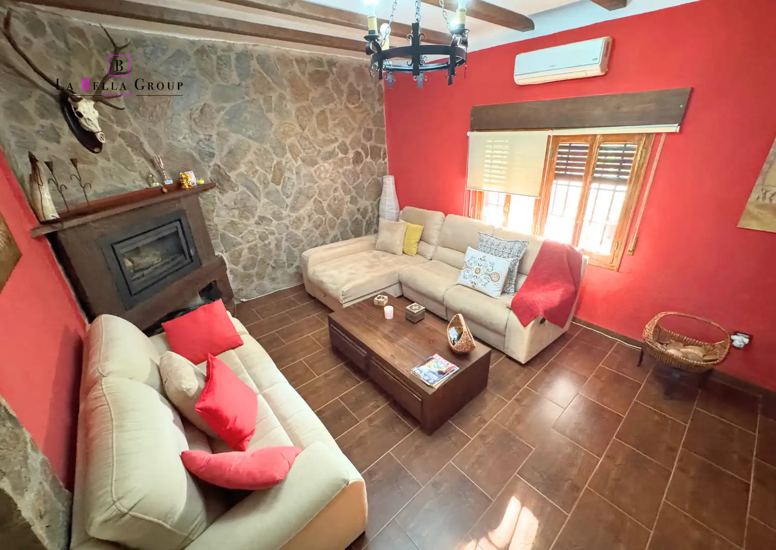 Sala d'estar de Finca rústica en venda en Santa Cruz de Mudela amb Aire condicionat, Jardí privat i Terrassa