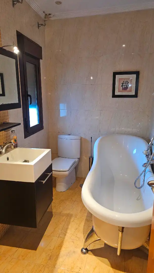 Bathroom of Flat for sale in La Algaba  with Air Conditioner, Terrace and Storage room