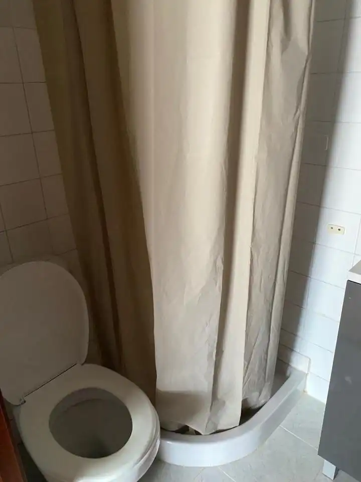 Baño de Piso de alquiler en Santiago de Compostela  con Amueblado