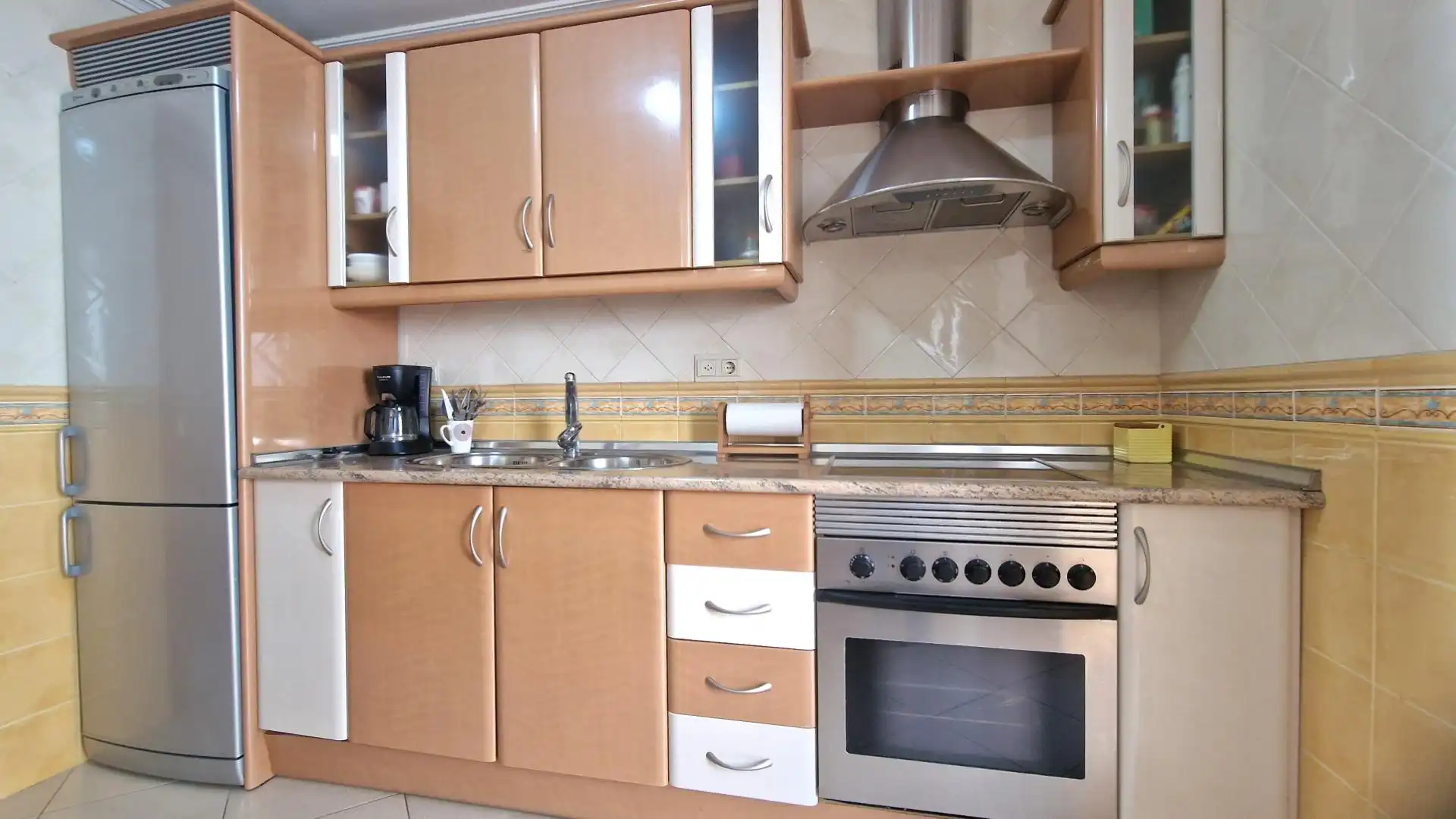 Casa adosada en venta en Calle del Río Darro, Centro