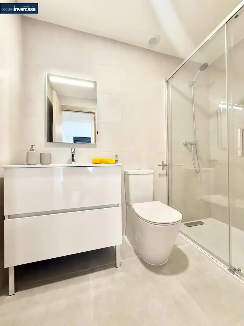 Badezimmer von Wohnung zur Miete in Quart de Poblet mit Klimaanlage, Abstellraum und Möbliert