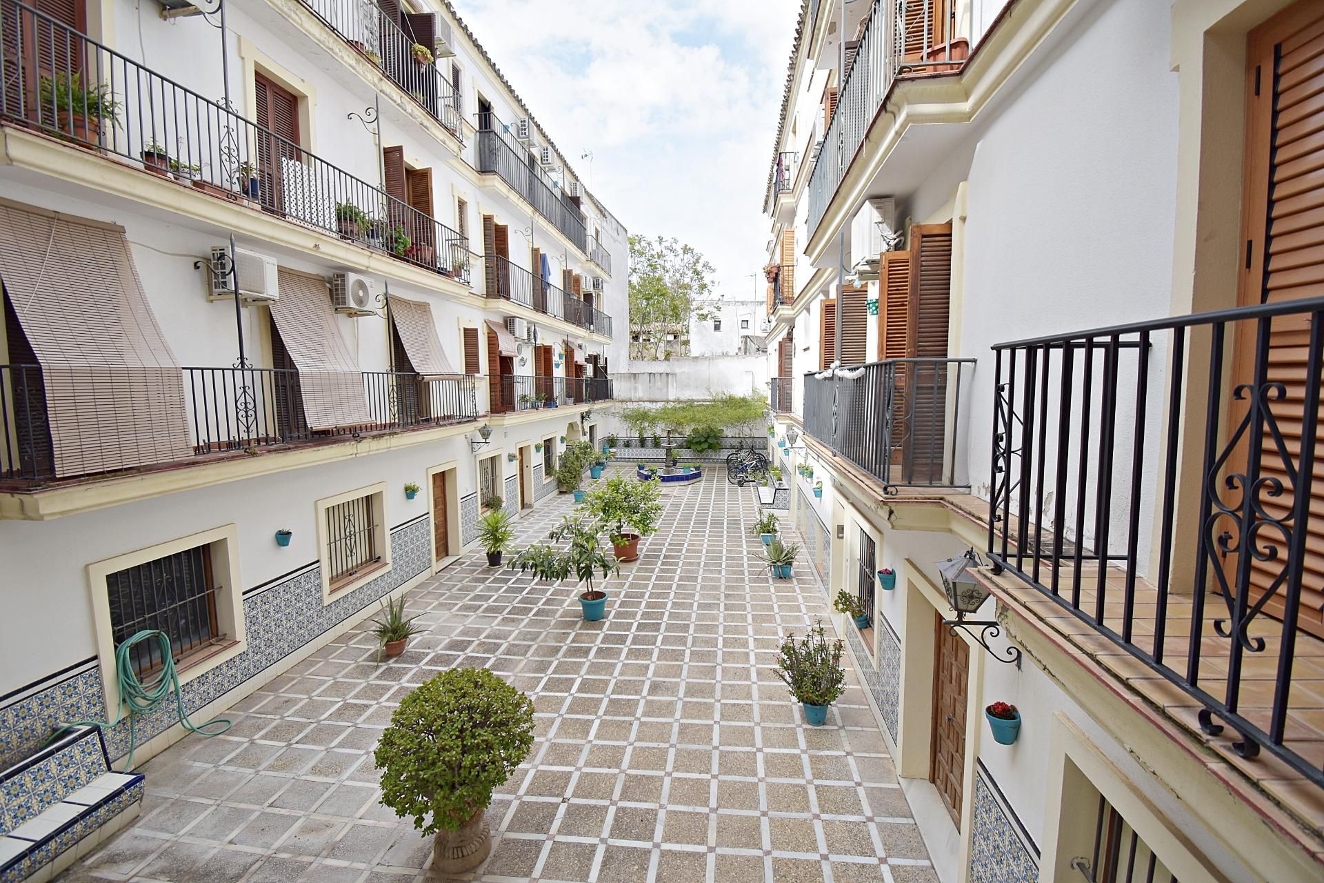 Vista exterior de Pis en venda en Jerez de la Frontera amb Balcó