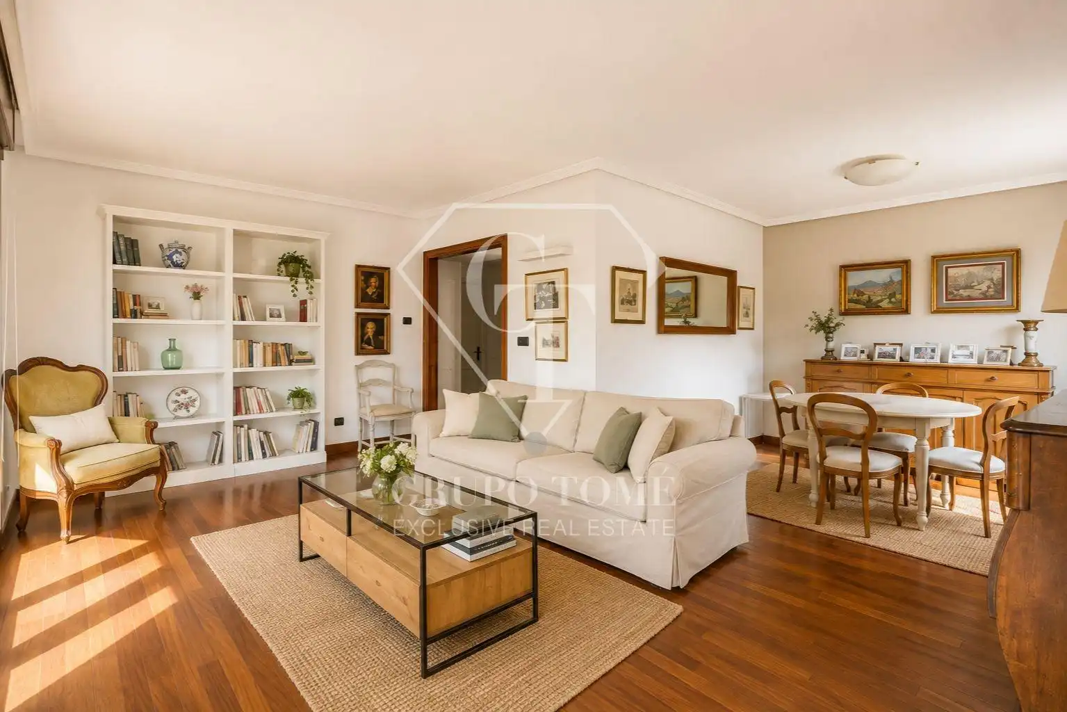 Sala de estar de Planta baja en venta en Donostia - San Sebastián  con Calefacción, Jardín privado y Terraza