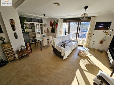 Dúplex con balcón en venta en Pueblo