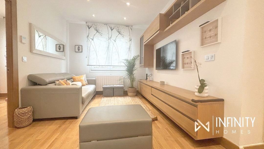 Sala d'estar de Pis de lloguer en Bilbao  amb Calefacció, Forn i Rentadora