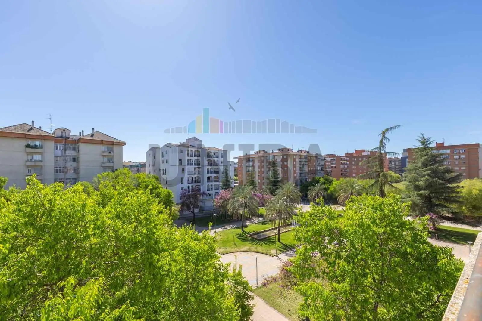 Außenansicht von Wohnung zum Verkauf in Badajoz mit Klimaanlage, Heizung und Terrasse