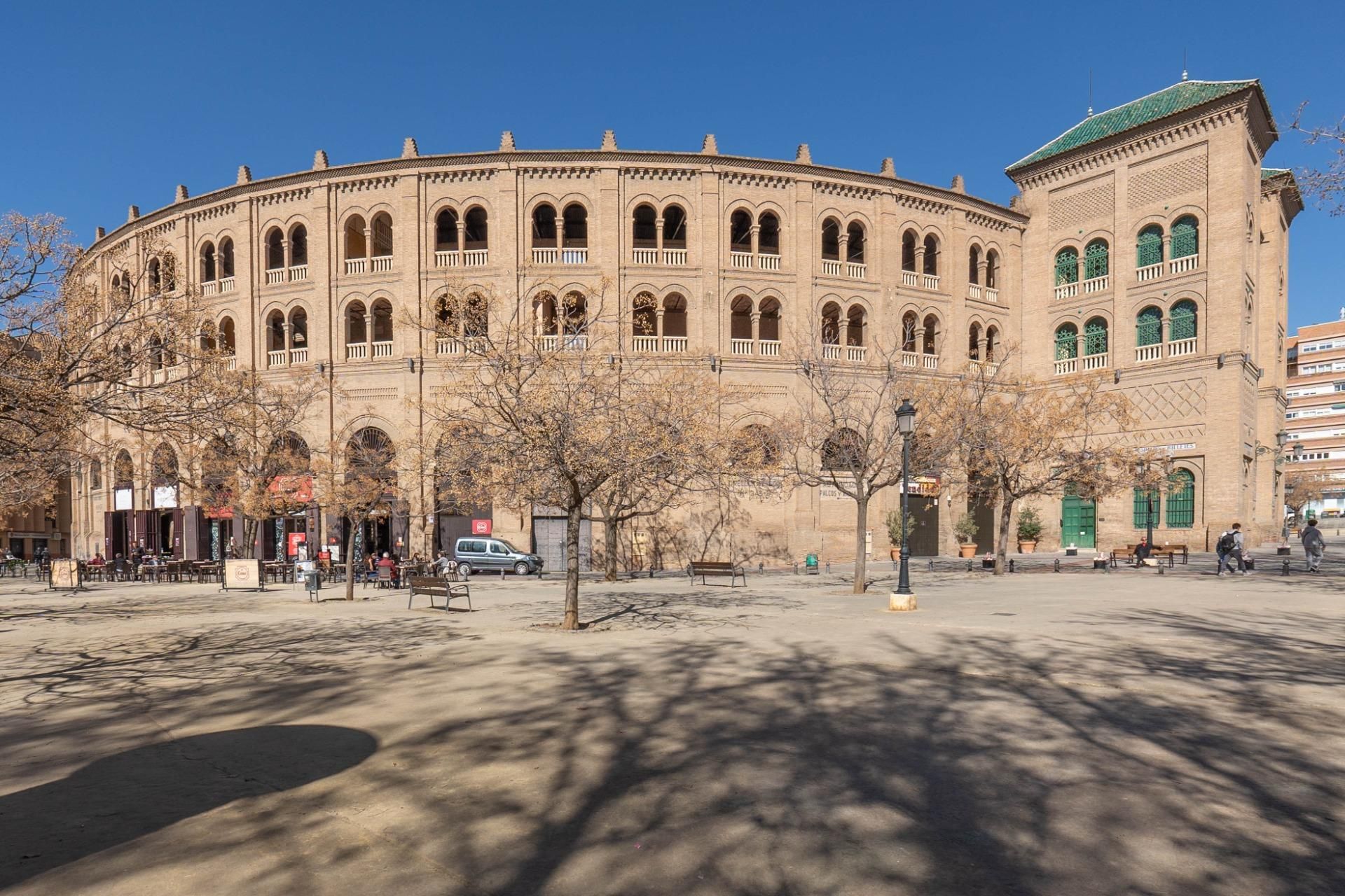 Vista exterior de Estudi en venda en  Granada Capital amb Calefacció i Parquet