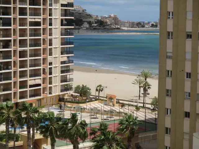 Habitación de Apartamento de alquiler en Cullera con Terraza, Piscina y Amueblado