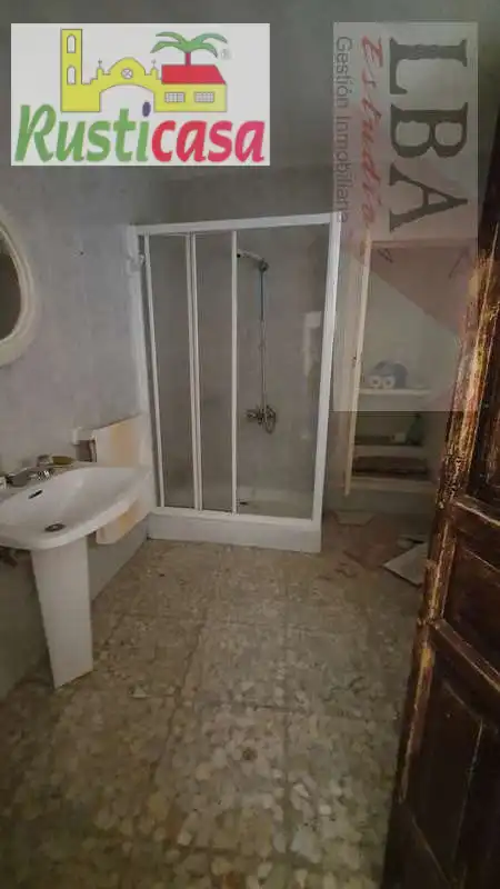Baño de Casa o chalet en venta en Baños de la Encina con Jardín privado