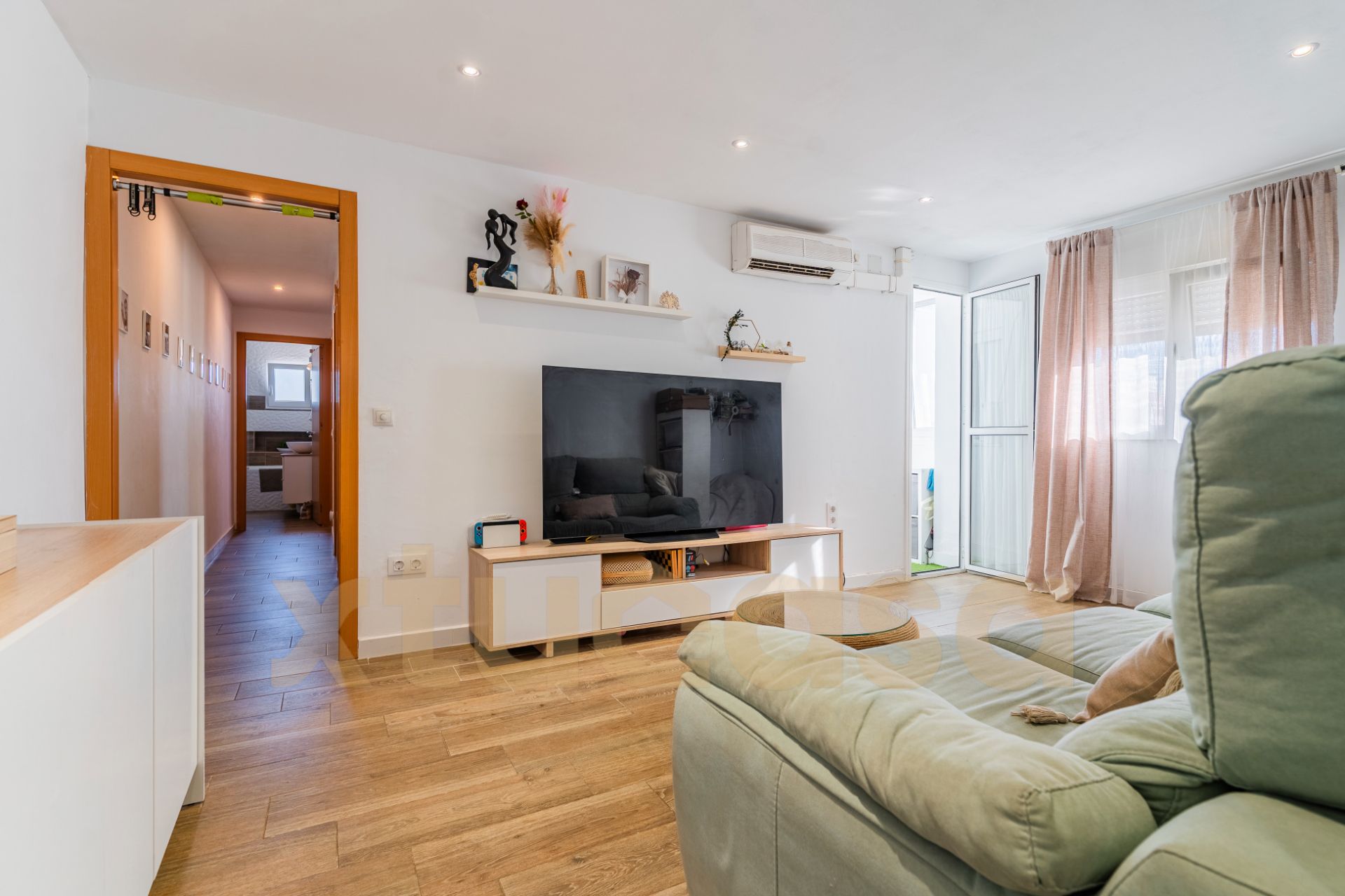 Living room of Flat for sale in San Fernando  with Air Conditioner