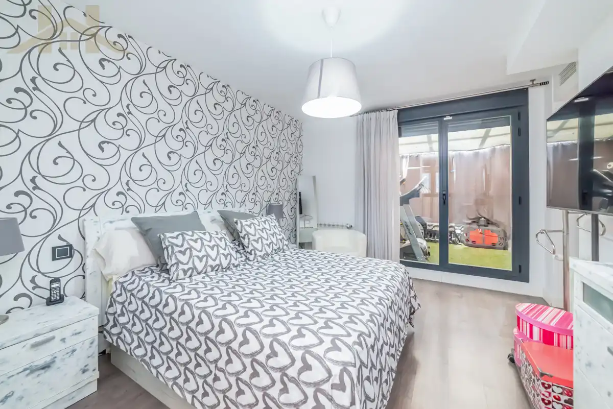 Bedroom of Attic for sale in Valdemoro  with Air Conditioner, Heating and Terrace