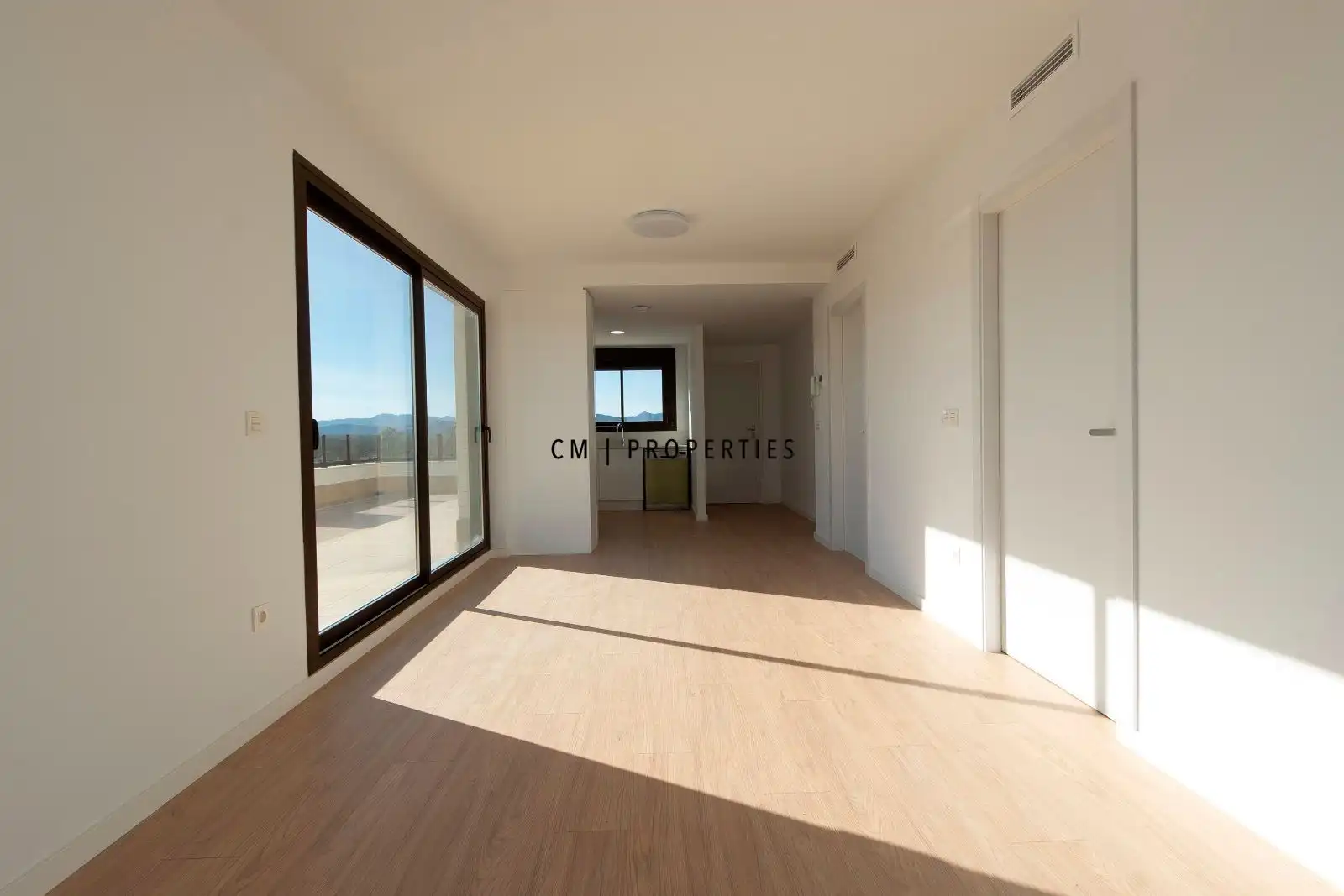 Attic for rent in Sagunto / Sagunt  with Air Conditioner, Heating and Parquet flooring