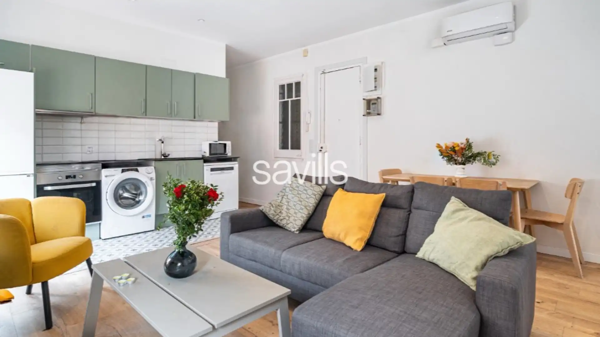 Living room of Apartments for sale in  Barcelona Capital  with Air Conditioner and Balcony