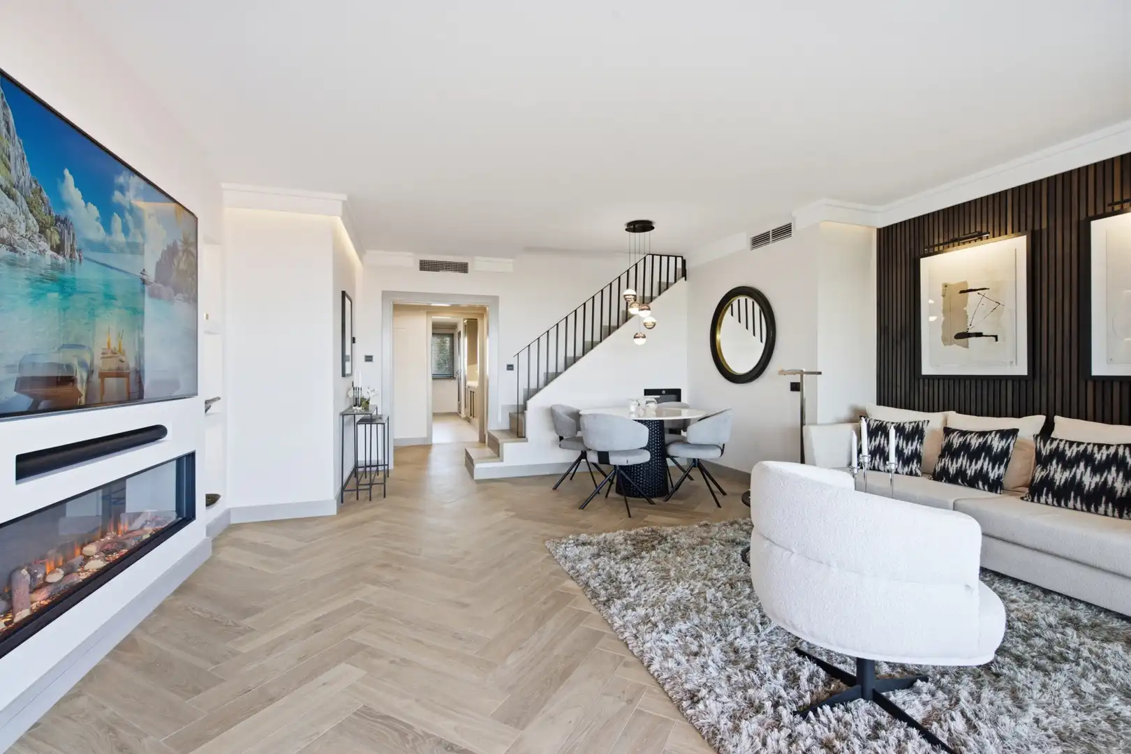 Sala de estar de Ático en venta en Estepona con Terraza, Piscina y Piscina comunitaria