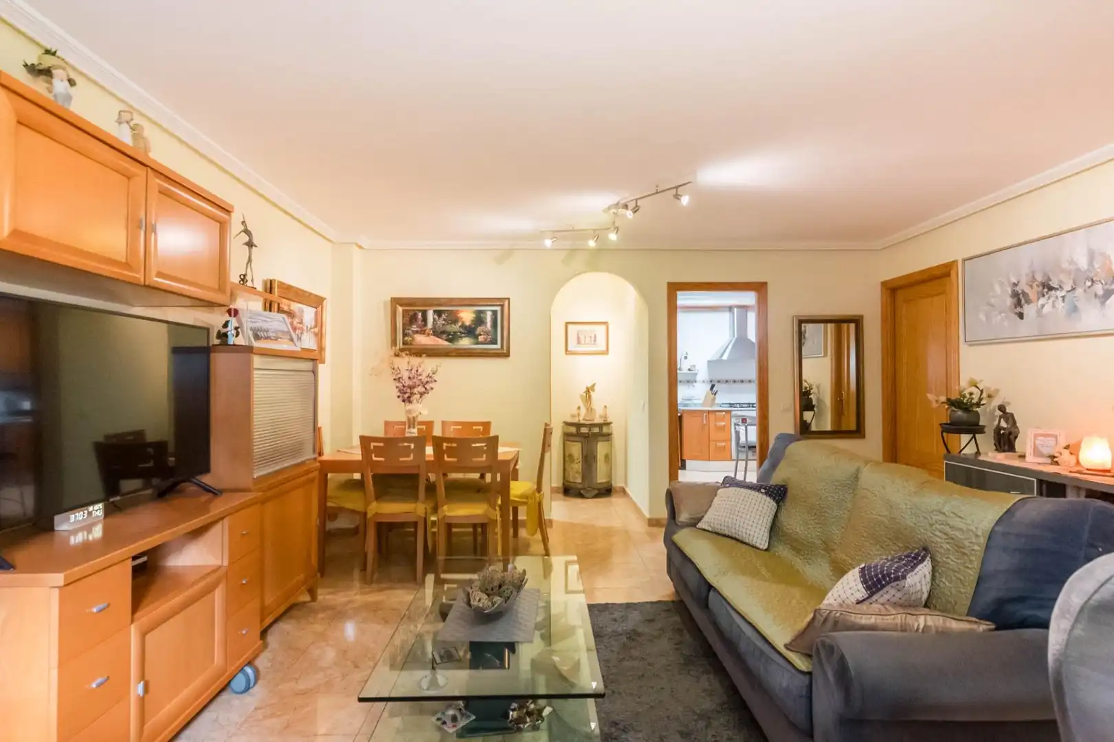Wohnzimmer von Einfamilien-Reihenhaus zum Verkauf in Murcia mit Klimaanlage, Privatgarten und Terrasse