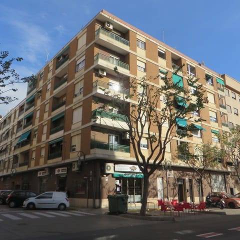 Local comercial en Alquiler en C/ Vicente Blasco Ibáñez en Aldaia
