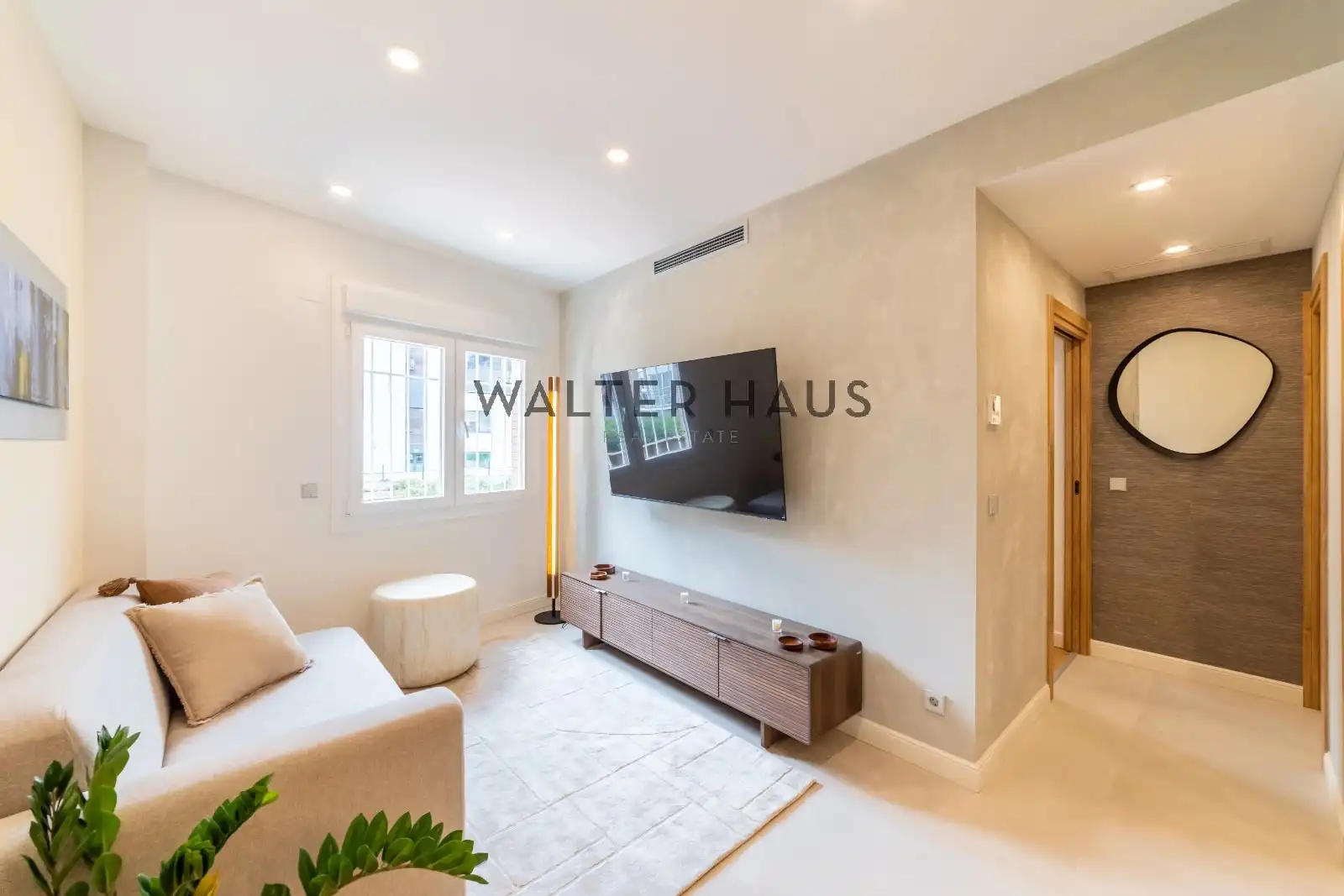 Flat with lift for sale in Calle de Montesa