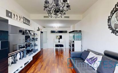 Living room of Flat for sale in Barberà del Vallès  with Air Conditioner, Heating and Parquet flooring