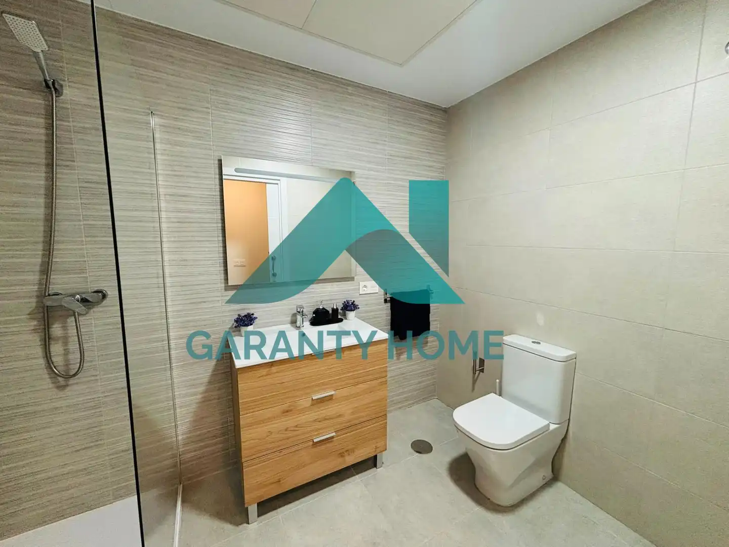 Baño de Piso de alquiler en Cáceres con Amueblado y Piscina comunitaria