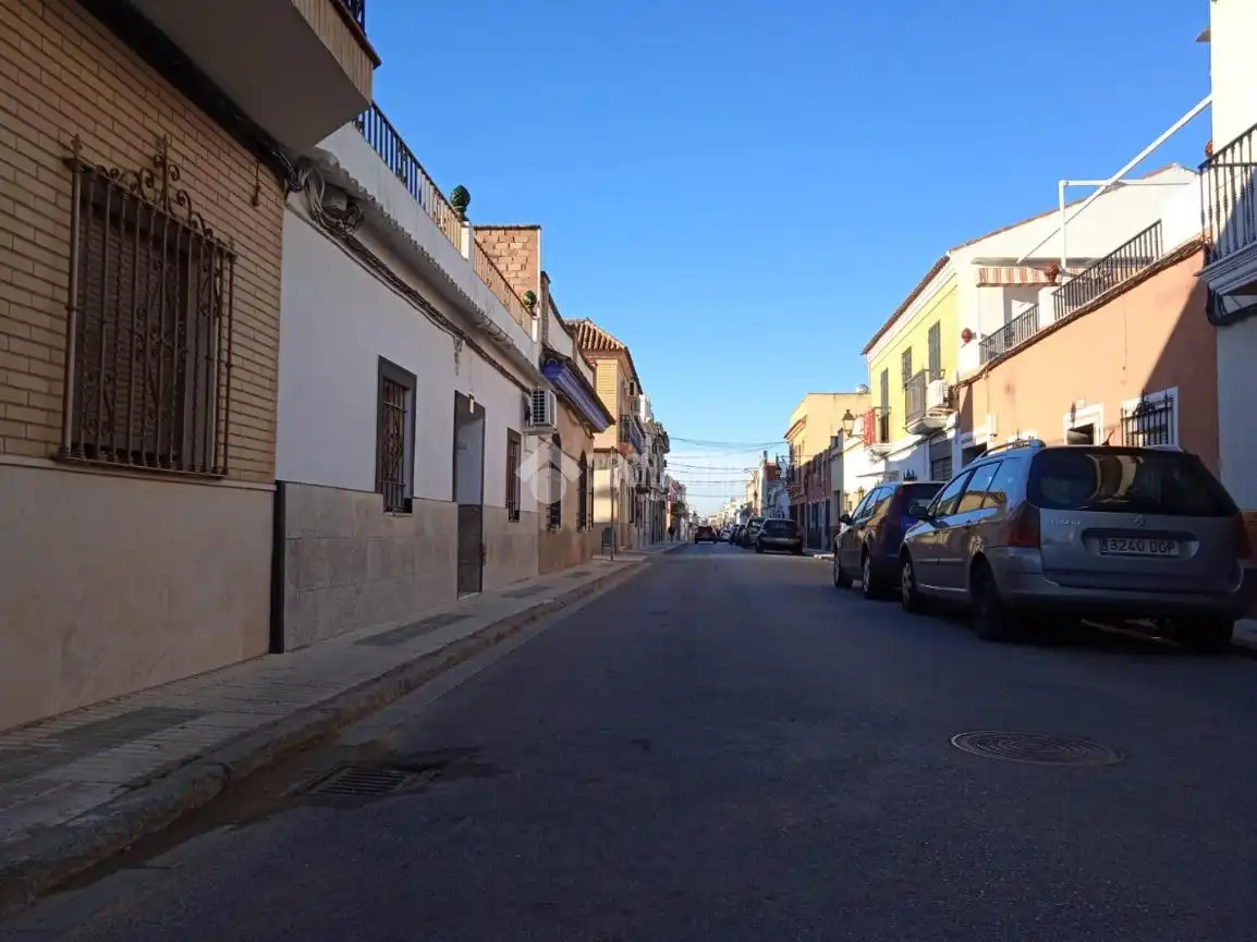 Vista exterior de Casa adosada en venta en La Rinconada con Aire acondicionado y Calefacción