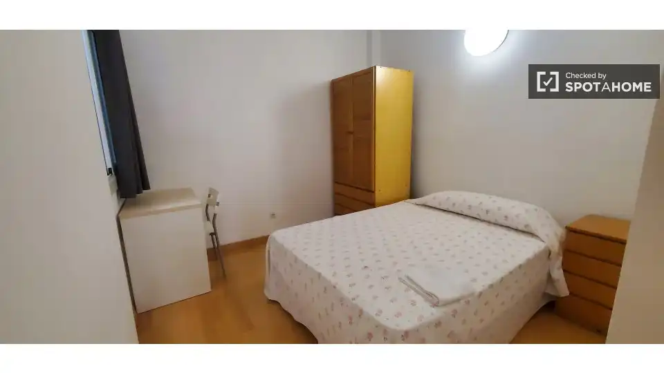 Bedroom of Flat for rent in Barcelona  with Air Conditioner, Heating and Furnished