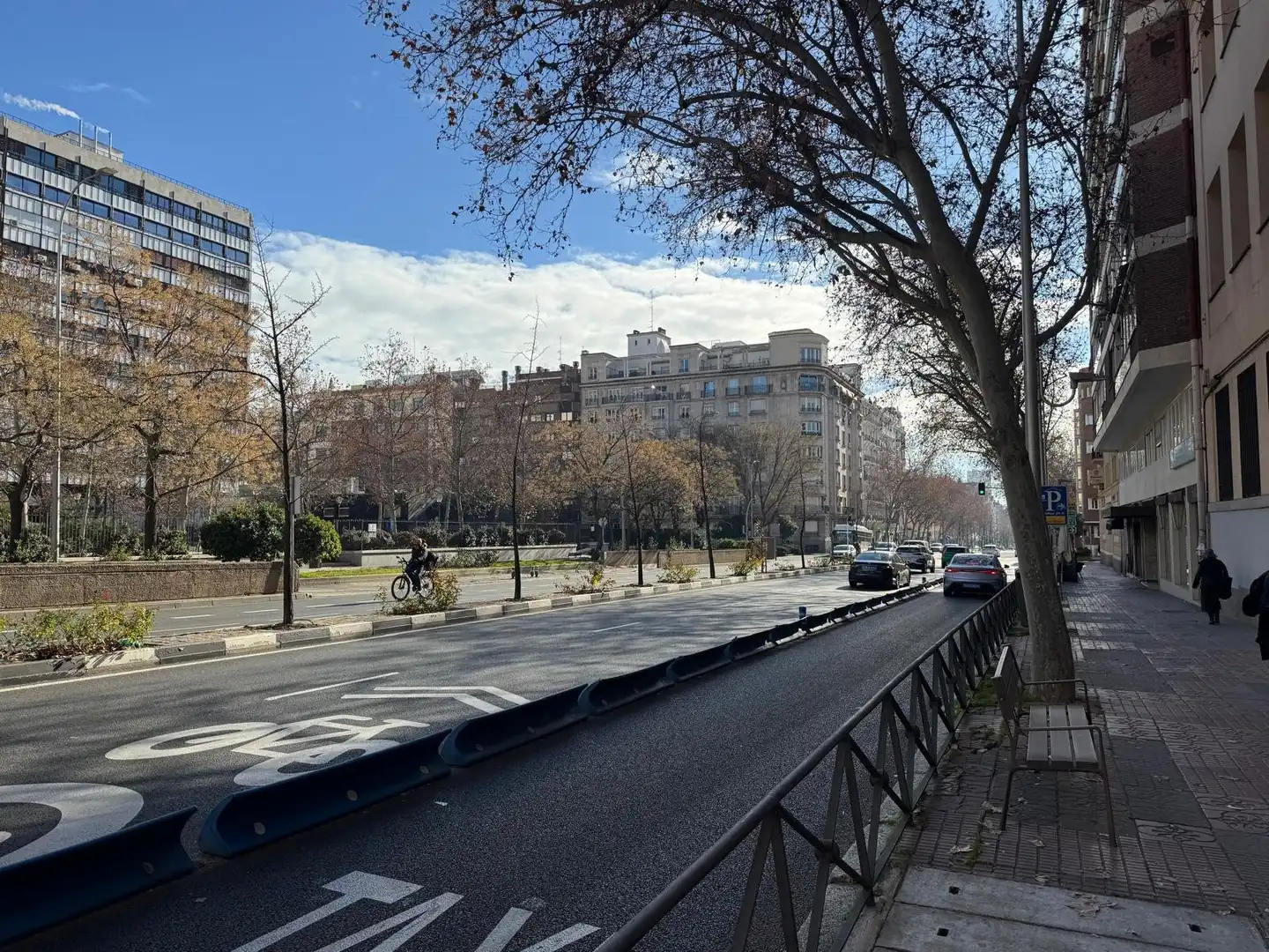Außenansicht von Wohnung zur Miete in Madrid mit Klimaanlage, Heizung und Terrasse