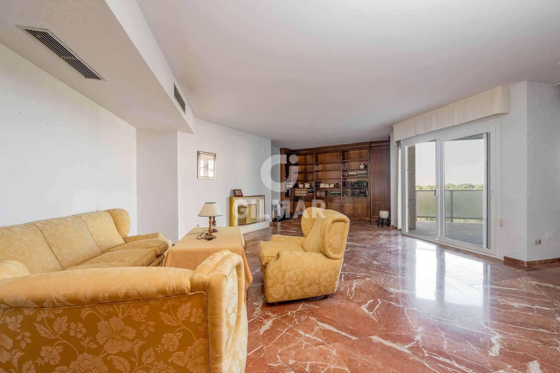 Living room of Flat for sale in  Sevilla Capital  with Terrace