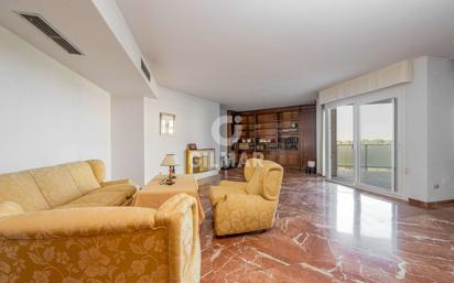 Living room of Flat for sale in  Sevilla Capital  with Terrace