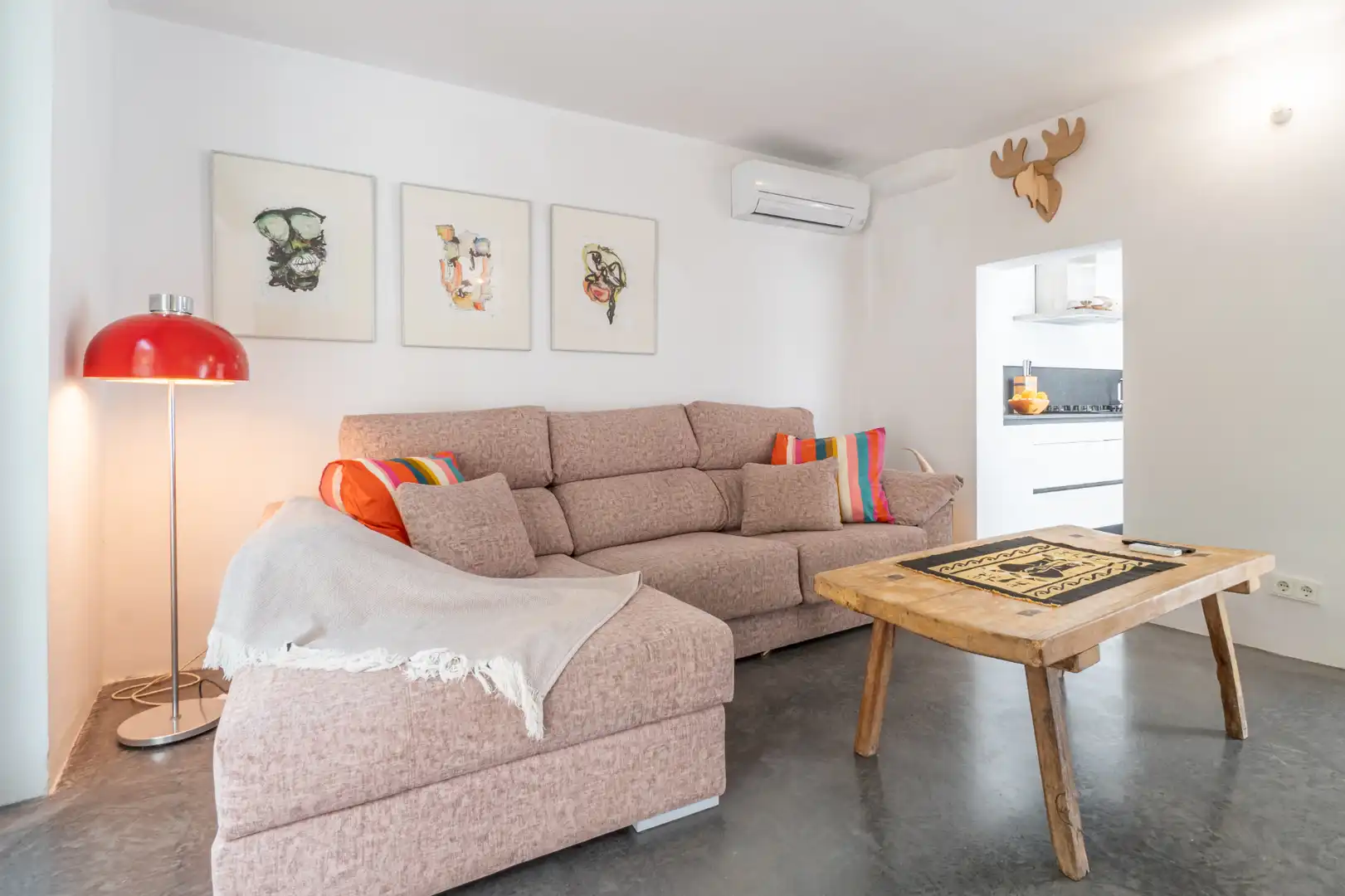 Wohnzimmer von Einfamilien-Reihenhaus zur Miete in Artà mit Klimaanlage, Heizung und Terrasse