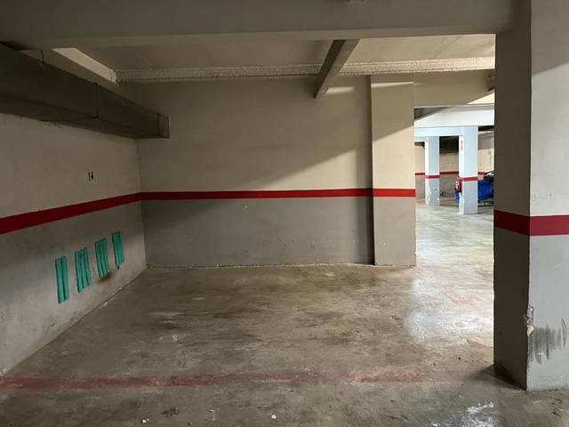 Garaje en Alquiler en N/A, -1 en Centre