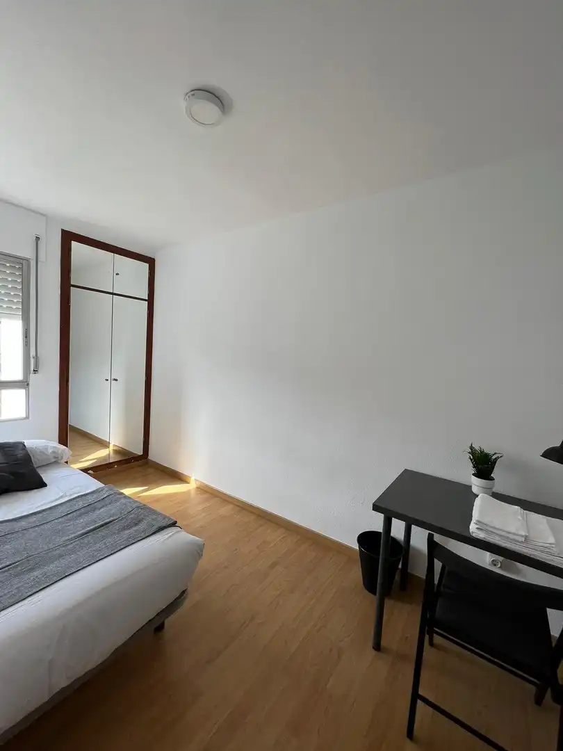 Room in N/A, -1, Parque Ayala - Jardín de la Abadía - Huelín